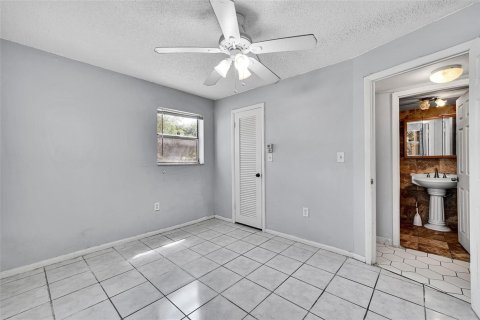 Condo in Sunrise, Florida, 2 bedrooms  № 2190708 - photo 11