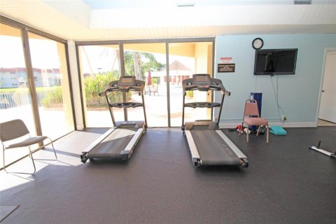 Condo in Sunrise, Florida, 2 bedrooms  № 2190708 - photo 28