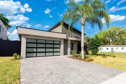 Casa en venta en Orlando, Florida, 4 dormitorios, 202.25 m2 № 1837656 - foto 2