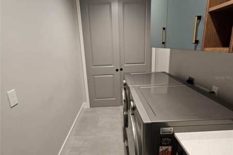 Casa en venta en Orlando, Florida, 4 dormitorios, 202.25 m2 № 1837656 - foto 12
