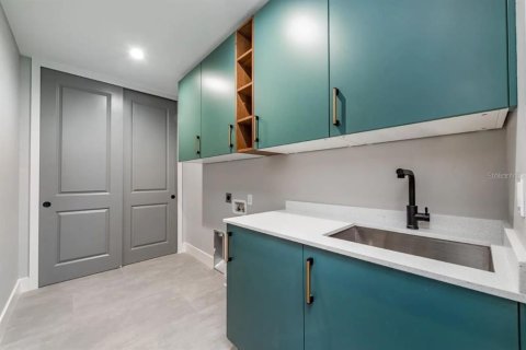 Casa en venta en Orlando, Florida, 4 dormitorios, 202.25 m2 № 1837656 - foto 10