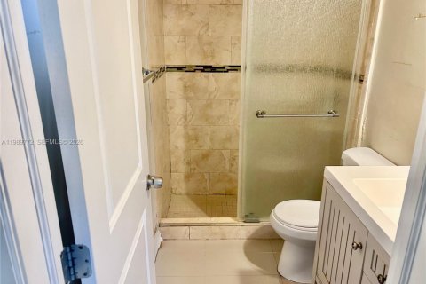 House in Hollywood, Florida 3 bedrooms, 148.92 sq.m. № 2062403 - photo 15