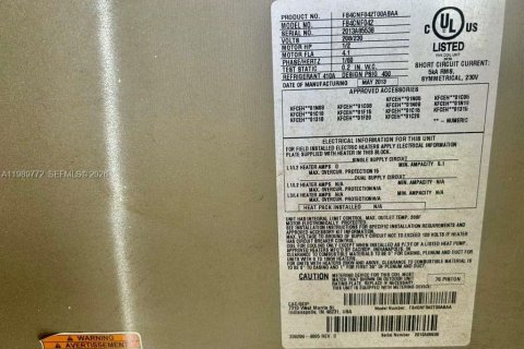 House in Hollywood, Florida 3 bedrooms, 148.92 sq.m. № 2062403 - photo 7