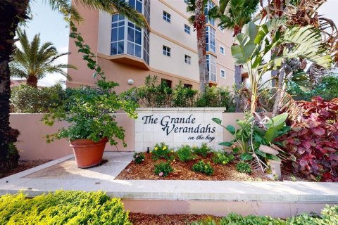 Condominio en venta en Saint Petersburg, Florida, 3 dormitorios, 187.01 m2 № 1560629 - foto 3
