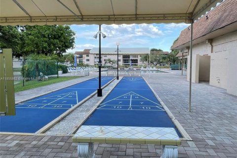 Купить кондоминиум в Тамарак, Флорида 2 спальни, 117.99м2, № 2089049 - фото 28