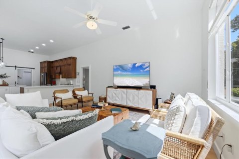 House in Sarasota, Florida 3 bedrooms, 200.2 sq.m. № 2356121 - photo 15