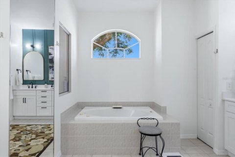 House in Sarasota, Florida 3 bedrooms, 200.2 sq.m. № 2356121 - photo 22