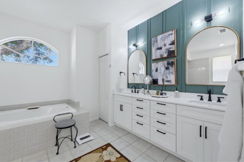 House in Sarasota, Florida 3 bedrooms, 200.2 sq.m. № 2356121 - photo 21