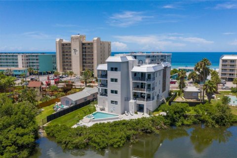 Copropriété à louer à Indian Shores, Floride: 4 chambres, 221.85 m2 № 218572 - photo 3