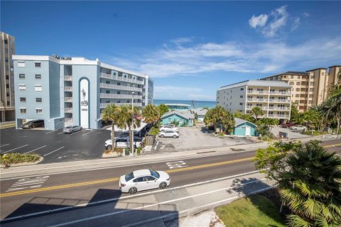 Copropriété à louer à Indian Shores, Floride: 4 chambres, 221.85 m2 № 218572 - photo 2