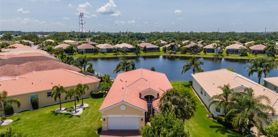 Casa en Wimauma, Florida 3 dormitorios, 210.7 m2 № 1747205