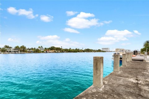 Terreno en venta en Hollywood, Florida № 2055854 - foto 20