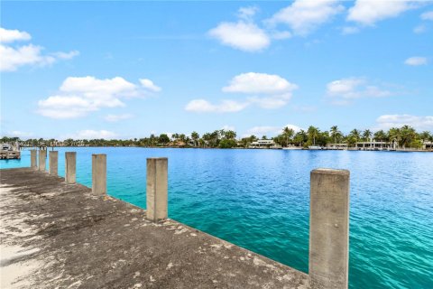 Terreno en venta en Hollywood, Florida № 2055854 - foto 19