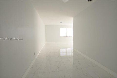 Снять в аренду виллу или дом в Пайнкрест, Флорида 2 спальни, № 2006451 - фото 6