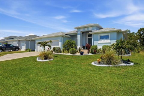 House in Rotonda, Florida 3 bedrooms, 201.69 sq.m. № 2223641