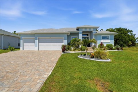House in Rotonda, Florida 3 bedrooms, 201.69 sq.m. № 2223641 - photo 2