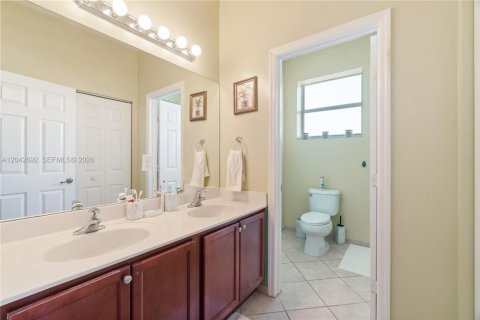 Villa ou maison à vendre à Homestead, Floride: 5 chambres, 233.56 m2 № 2177937 - photo 25