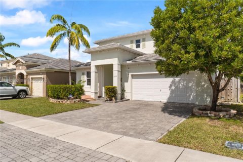Villa ou maison à vendre à Homestead, Floride: 5 chambres, 233.56 m2 № 2177937 - photo 2