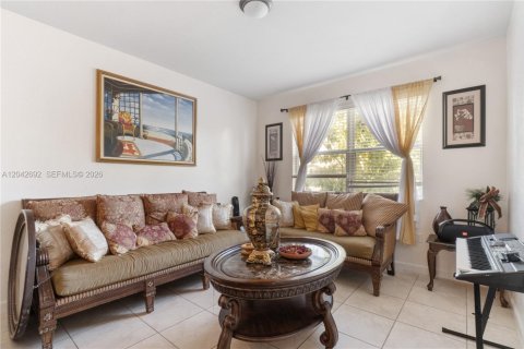 Villa ou maison à vendre à Homestead, Floride: 5 chambres, 233.56 m2 № 2177937 - photo 12