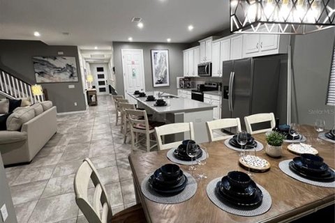 Villa ou maison à vendre à Kissimmee, Floride: 7 chambres, 277.5 m2 № 2142009 - photo 7