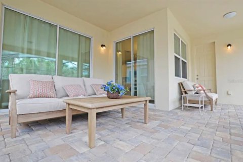 Villa ou maison à vendre à Kissimmee, Floride: 7 chambres, 277.5 m2 № 2142009 - photo 2