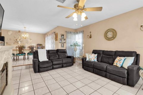 Casa en venta en Tarpon Springs, Florida, 3 dormitorios, 149.11 m2 № 1909835 - foto 2