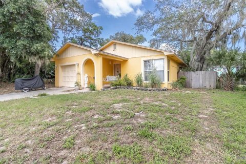 House in Tarpon Springs, Florida 3 bedrooms, 149.11 sq.m. № 1909835 - photo 18