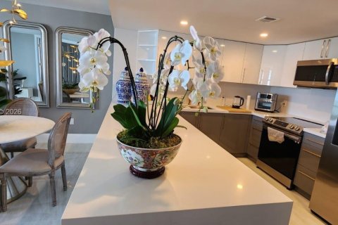 Condominio en alquiler en Miami Beach, Florida, 1 dormitorio, 76.55 m2 № 2026392 - foto 2