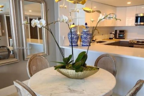 Condominio en alquiler en Miami Beach, Florida, 1 dormitorio, 76.55 m2 № 2026392 - foto 4