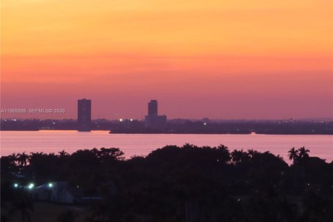 Condominio en alquiler en Miami Beach, Florida, 1 dormitorio, 76.55 m2 № 2026392 - foto 13