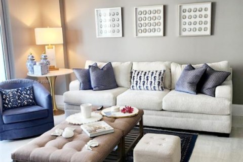 Condominio en alquiler en Miami Beach, Florida, 1 dormitorio, 76.55 m2 № 2026392 - foto 3