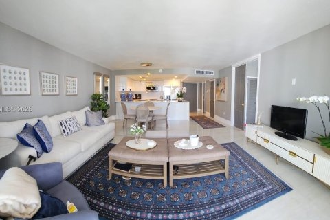 Condominio en Miami Beach, Florida, 1 dormitorio  № 2026392
