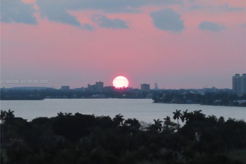 Condominio en alquiler en Miami Beach, Florida, 1 dormitorio, 76.55 m2 № 2026392 - foto 14