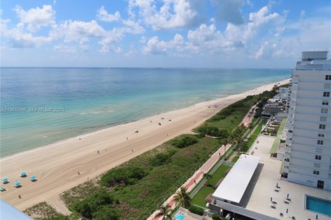 Condominio en alquiler en Miami Beach, Florida, 1 dormitorio, 76.55 m2 № 2026392 - foto 15