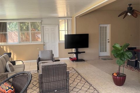 Villa ou maison à vendre à Winter Garden, Floride: 4 chambres, 263.38 m2 № 2427328 - photo 7