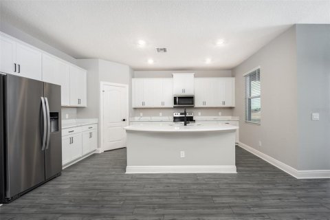 House in Lake Alfred, Florida 5 bedrooms, 184.32 sq.m. № 1628477 - photo 4