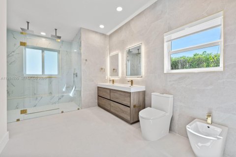 Снять в аренду виллу или дом в Пальметто-Бей, Флорида 5 спален, 312.15м2, № 1989346 - фото 24