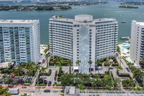 Estudio en el Condominio en Miami Beach, Florida  № 2031263