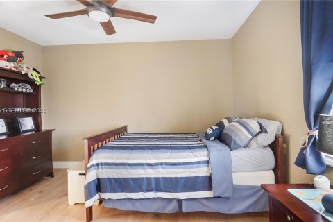 Casa en venta en Miramar, Florida, 6 dormitorios, 332.03 m2 № 2056629 - foto 24