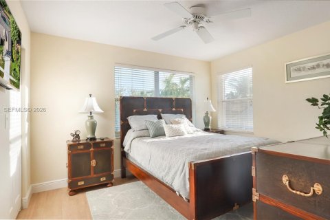 Casa en venta en Miramar, Florida, 6 dormitorios, 332.03 m2 № 2056629 - foto 19
