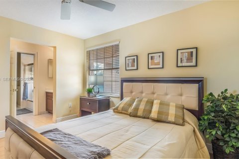 Casa en venta en Miramar, Florida, 6 dormitorios, 332.03 m2 № 2056629 - foto 30