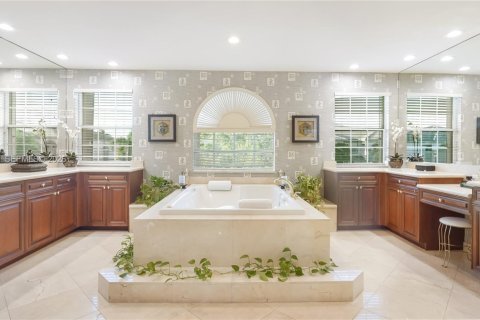 Casa en venta en Miramar, Florida, 6 dormitorios, 332.03 m2 № 2056629 - foto 13
