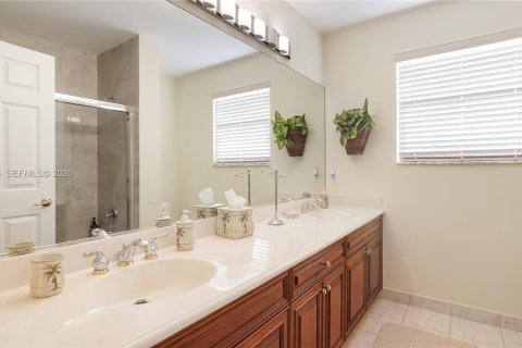 Casa en venta en Miramar, Florida, 6 dormitorios, 332.03 m2 № 2056629 - foto 21