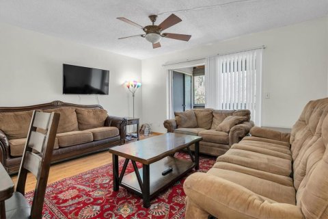 Copropriété à vendre à Tampa, Floride: 2 chambres, 99.78 m2 № 1912875 - photo 4