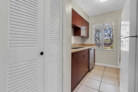 Copropriété à vendre à Tampa, Floride: 2 chambres, 99.78 m2 № 1912875 - photo 9