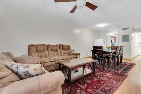 Copropriété à vendre à Tampa, Floride: 2 chambres, 99.78 m2 № 1912875 - photo 5