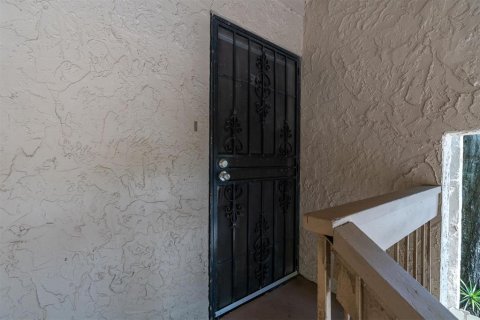 Copropriété à vendre à Tampa, Floride: 2 chambres, 99.78 m2 № 1912875 - photo 2