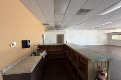 Immobilier commercial à louer à Leesburg, Floride: 2074.51 m2 № 2420239 - photo 7