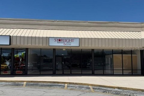 Immobilier commercial à louer à Leesburg, Floride: 2074.51 m2 № 2420239 - photo 3