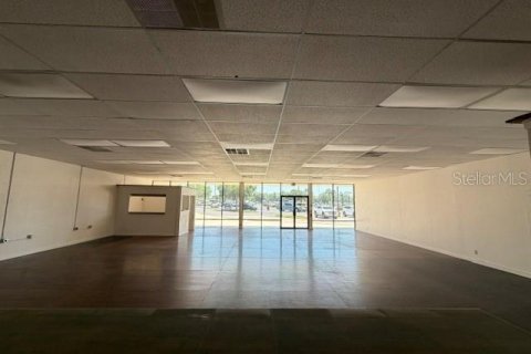 Immobilier commercial à louer à Leesburg, Floride: 2074.51 m2 № 2420239 - photo 4